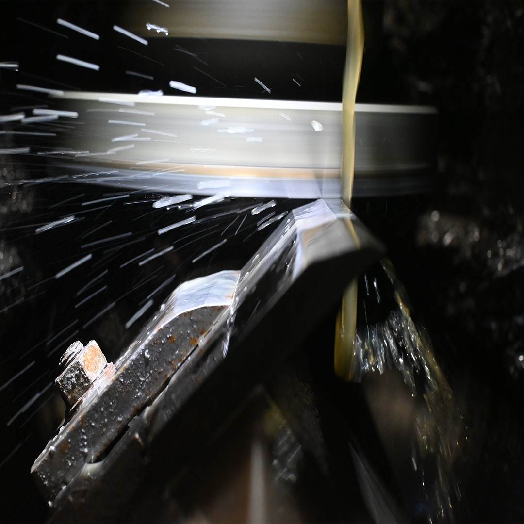 knife sharpening of a planer blade