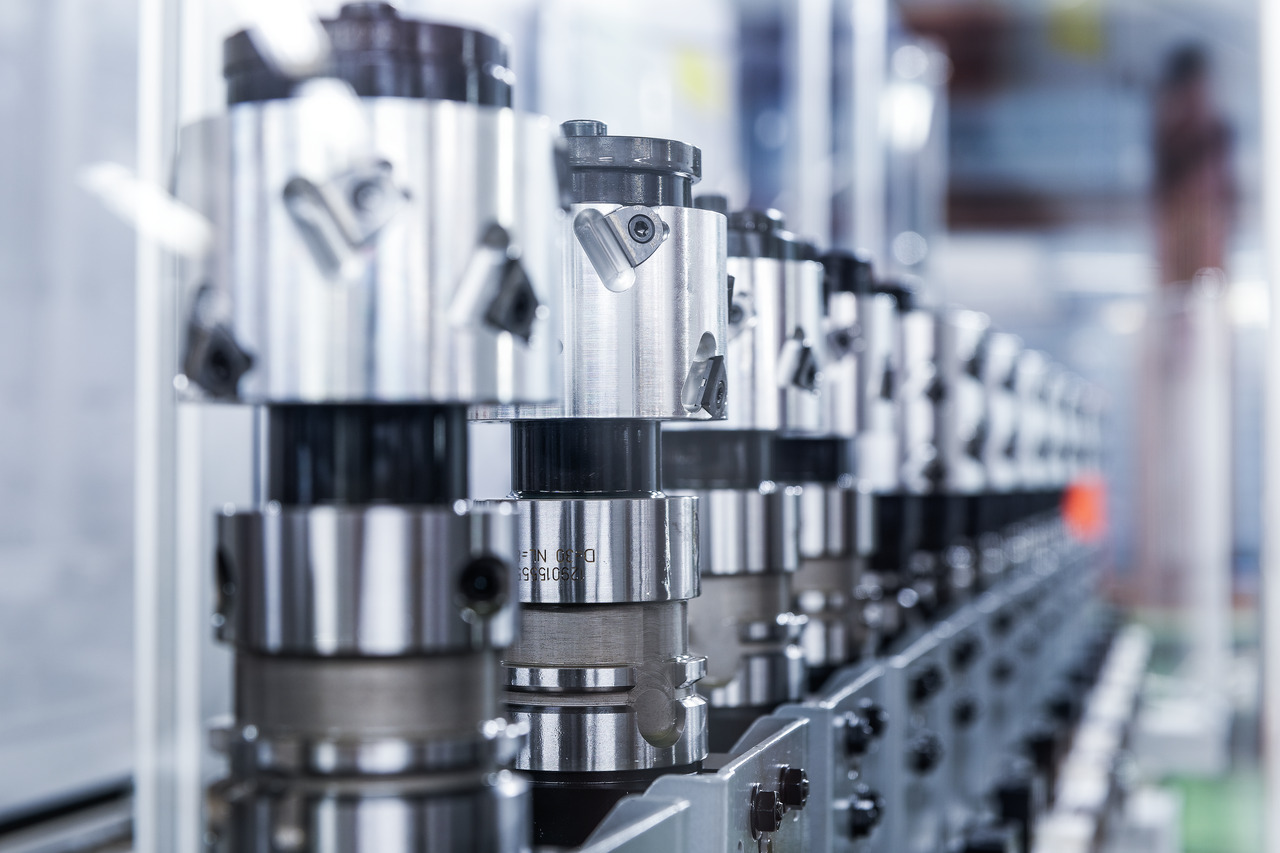 A selection of Leitz diamond cutter heads on a CNC sharpening machine